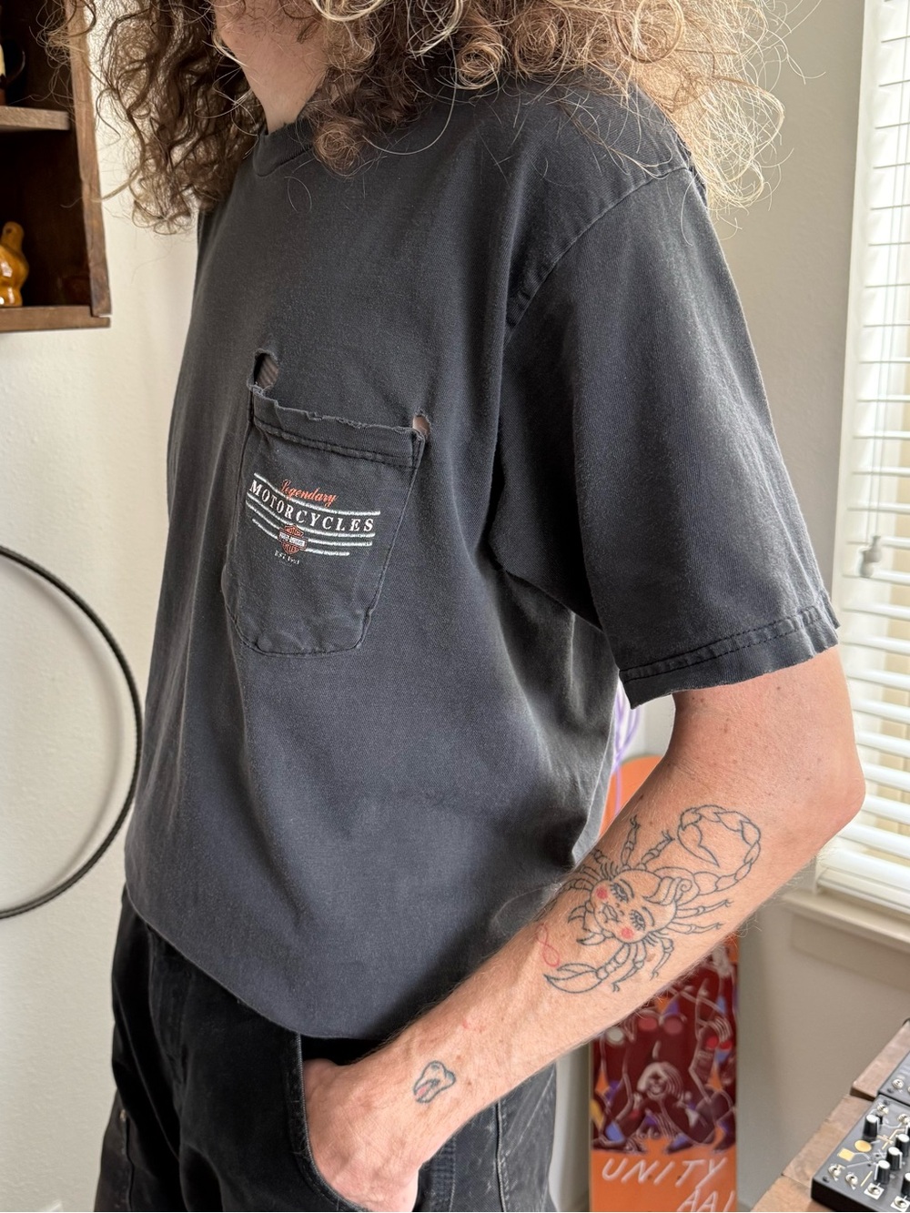 Vintage 90s 2000s Harley Davidson Faded Black Distressed Pocket Tee ~ Size M - Picture 4 of 10